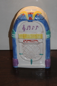 lot 9728 image: Wurlitzer Jukebox Cookie Jar
