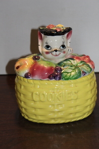 lot 9736 image: Cat on a Basket Cookie Jar
