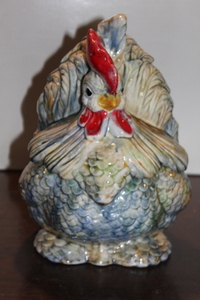 lot 9743 image: Chicken Cookie Jar
