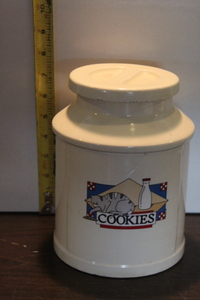 lot 9752 image: Teleflora Cookie Jar