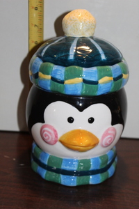 lot 9756 image: Penguin Cookie Jar