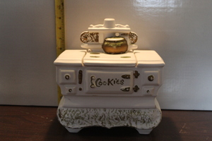 lot 9769 image: McCoy Cook Stove Cookie Jar