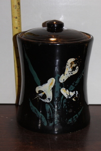 lot 9798 image: Lilie Concave Cookie Jar