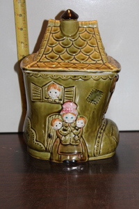 lot 9802 image: Shoe Cookie Jar