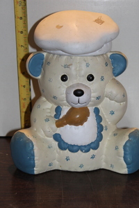 lot 9810 image: Bear Chef Cookie Jar