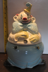 lot 9825 image: McCoy Clown Cookie Jar