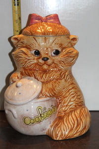 lot 9828 image: Cat Sneaking in Cookie Jar