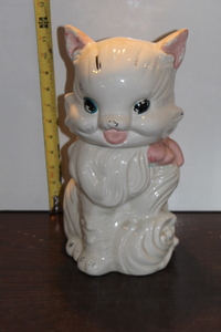 lot 9830 image: Cat Cookie Jar