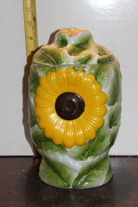lot 9855 image: Sunflower Cookie Jar