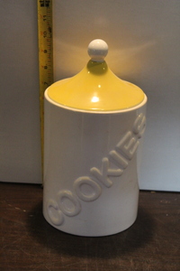 lot 9872 image: Cookie Jar