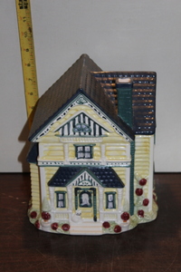 lot 9874 image: Yellow House Cracker Barrel Cookie Jar