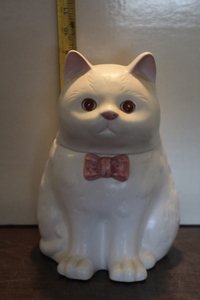 lot 9876 image: Cat Cookie Jar