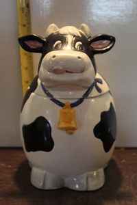 lot 9896 image: Benchmark Cow Cookie Jar