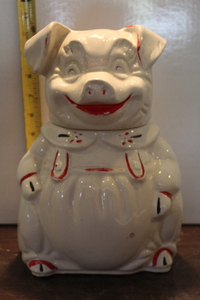 lot 9901 image: AB Co Pig Cookie Jar