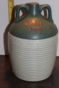 lot 9917 image: McCoy Cookie Jar