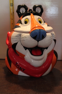 lot 9923 image: Tony Tiger Cookie Jar