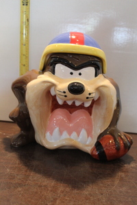 lot 9931 image: Tazmanian Devil Cookie Jar