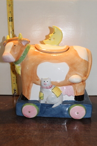 lot 9948 image: Cow Pull Toy Cookie Jar