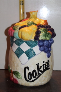 lot 9953 image: Home Trends Fruit in Basket