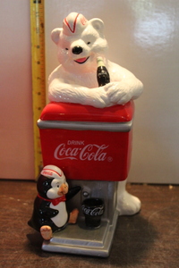 lot 9955 image: 2000 Coca-Cola Polar Bear Cookie Jar