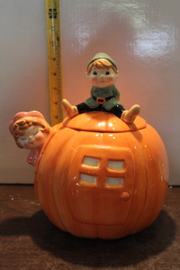 lot 9959 image: Pumpkin Patch Cookie Jar