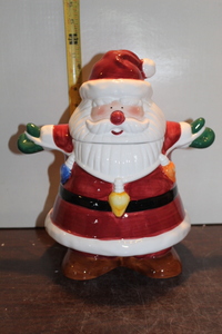 lot 9961 image: Santa Cookie Jar