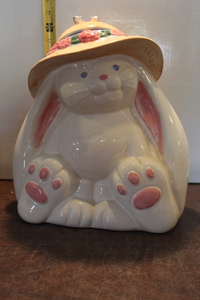 lot 9964 image: Bunny in a Bonnet