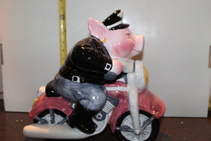 lot 9965 image: Clay Art Road Hog Cookie Jar