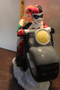 lot 9967 image: Poison Ivy and Harley Quinn Cookie Jar