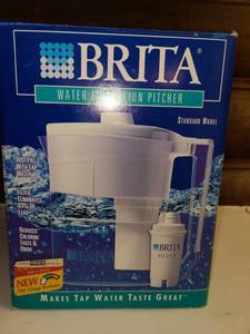 lot 1010 image: BRITA Water Filtration Pitcher.New In Box