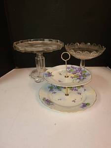 lot 1033 image: Glass and China Serving Trays