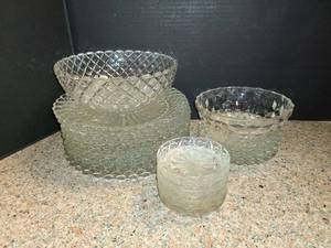 lot 1034 image: 29 pcs. Dinner Set. 12 dinner plates, 6 dessert plates, 9 coasters, 2 serving bowls.