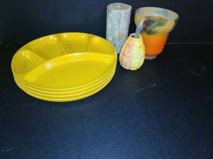 lot 1049 image: Yellow Plastic Divided Plates, Candles and a Pineapple