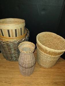 lot 1055 image: Wicker Baskets 6 pcs.