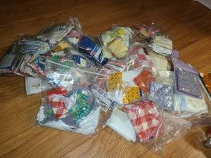 lot 1064 image: Quilting Squares