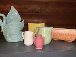 lot 1069 image: 6 pcs. Miscellaneous Ceramics