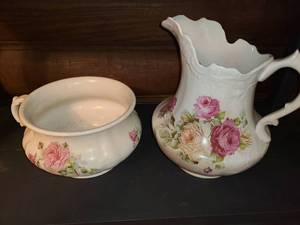 lot 1073 image: Wash Basin Pitcher and Bowl