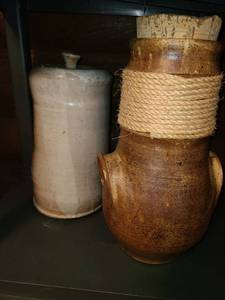 lot 1074 image: Pottery 2 Miscellaneous Pcs.