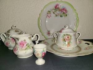 lot 1086 image: Floral China 8 pcs.