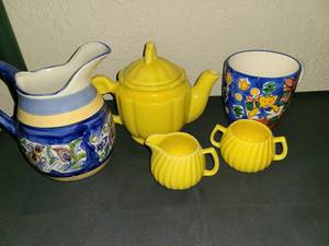 lot 1088 image: Yellow Tea Pot with Sugar and Creamer, Pitcher and Mug. 6 Pcs.