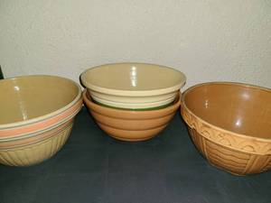 lot 1090 image: 4 Mixing Bowls