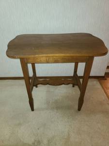 lot 1107 image: Wooden End Table.