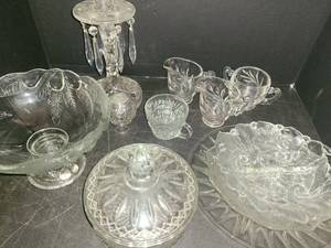 lot 1113 image: 12 pcs. Miscellaneous Glass. Candy Dishes, Bowls and other miscellaneous glass