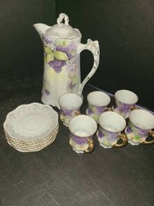 lot 1117 image: Porcelain China Tea Set 14 pcs.