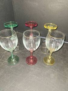 lot 1120 image: 6 pcs. Wine Glasses. 2 Red, 2 Green, and 2 Yellow ( color is only at bottom of glasses)