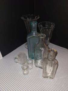 lot 1131 image: Miscellaneous Glass. Old Medicine Bottles, Sundae Glassex, and 3 small sizes