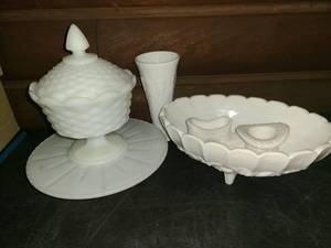 lot 1138 image: 7 Pcs. White Milk Glass