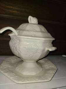 lot 1142 image: Soup Tureen with Ladel