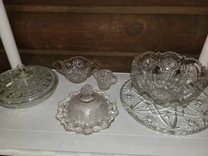 lot 1144 image: Miscellaneous Glass. 8 pcs.