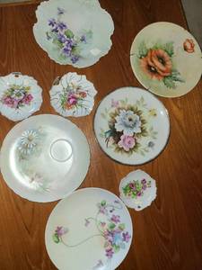 lot 1152 image: Decorative Floral Plates. 8 pcs.